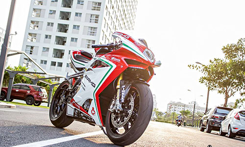 Siêu môtô MV Agusta F4 RC giá 1,35 tỷ tại Việt Nam 